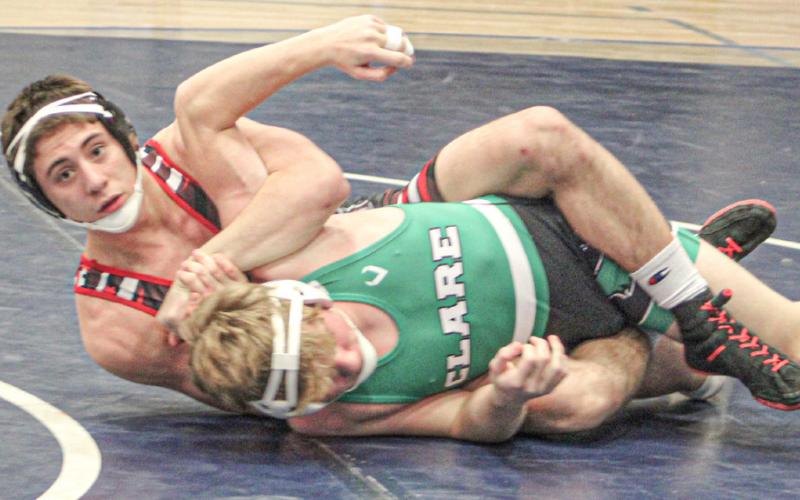 Beaverton’s Eli Roe battled his way to the championship at 157 at the Jack Pine Conference tournament Saturday.