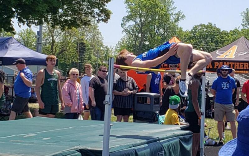 Gladwin boys track place seventh at Team State