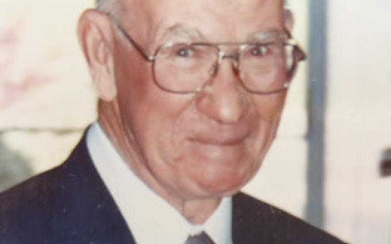 Leonard Fischer