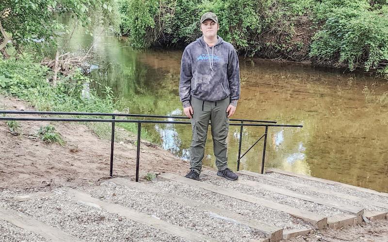 GLADWIN COUNTY BOY SCOUT BUILDS STEPS AND BOAT RAIL AT CITY PARK