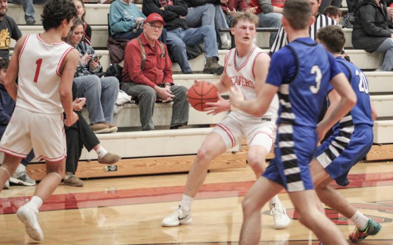 Gladwin’s defense swarmed Beaverton’s Ian Roberts all night, but the junior still managed to finish with 30 points.