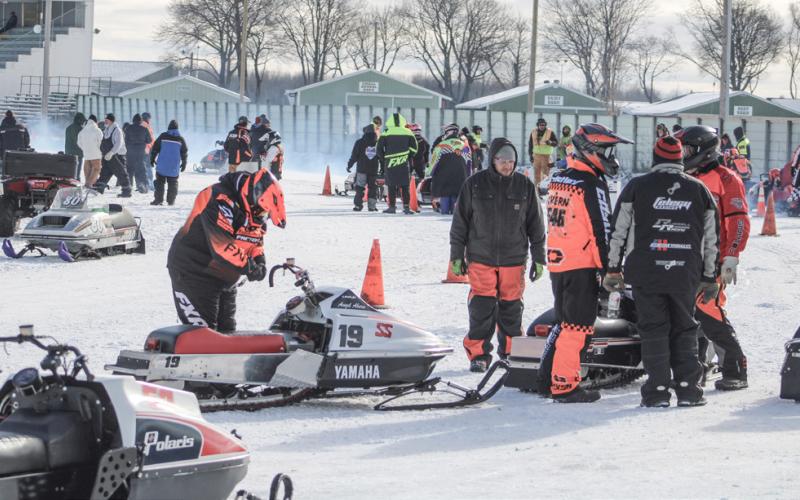 RACING RETURNS