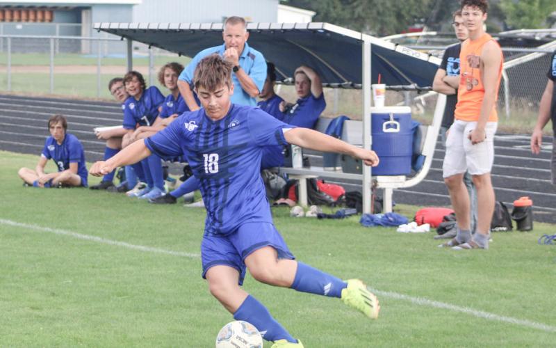 Late goal lifts Gladwin soccer team to 1-0 win
