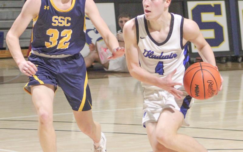 Ben Verellen and Gladwin won league and district championships before bowing out of the Division 2 state tournament with a loss to Ludington in the regional semifinals last week.