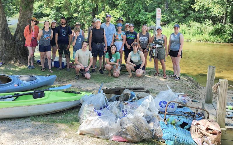 CEDAR RIVER GETS KAYAK CLEANUP