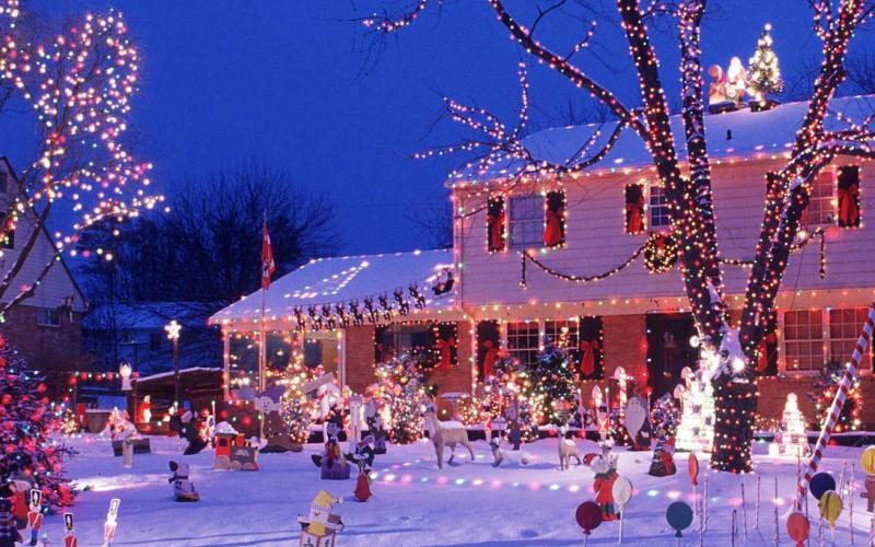 Gladwin is holding a Christmas light decoration contest