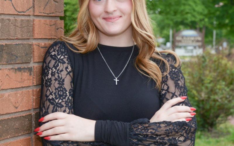 Freya Wood BHS Senior Daughter of Nicole and Steven Flathau