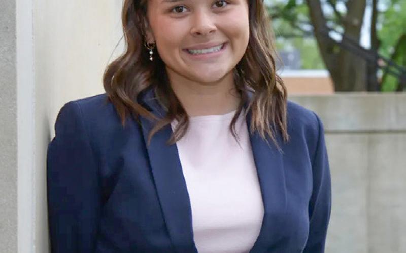 Isabelle Dodman BHS Senior Daughter of Michael and Melodie Dodman