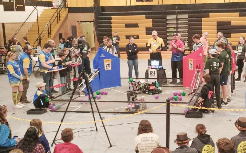Beaver Tech opens robotics season