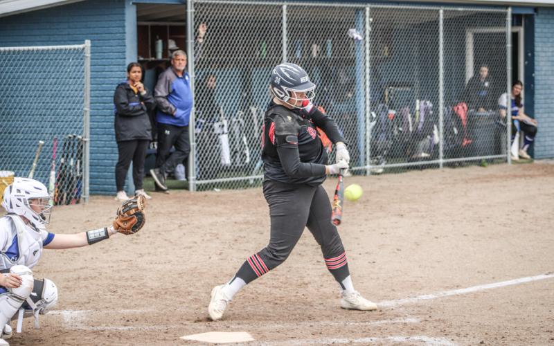 Beaverton snaps softball skid by sweeping doubleheader