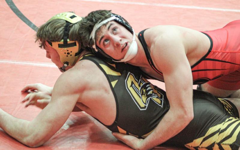 Things are looking up for Beaverton’s Eli Roe, who began defense of his state championship by winning a district title Saturday.