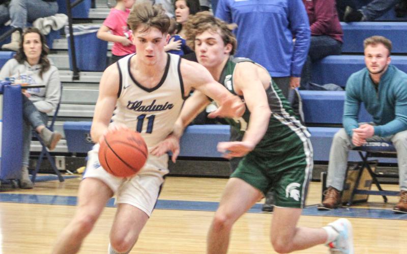 Gladwin boys’ hoop team finds ways to get past Pinconning