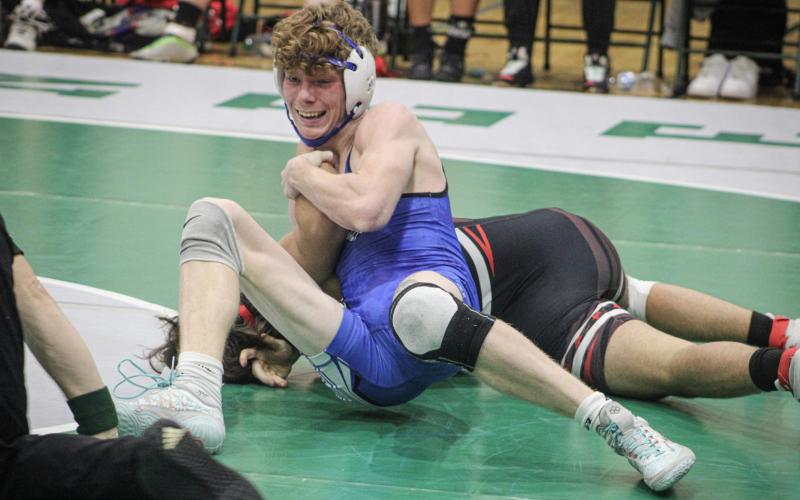 Gladwin wrestlers beat Beaverton for Division 3 team district championship