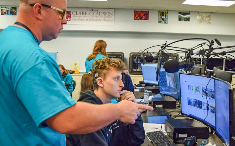 Digital Media class students learned about illustration and animation, programing and creative thinking and videography.