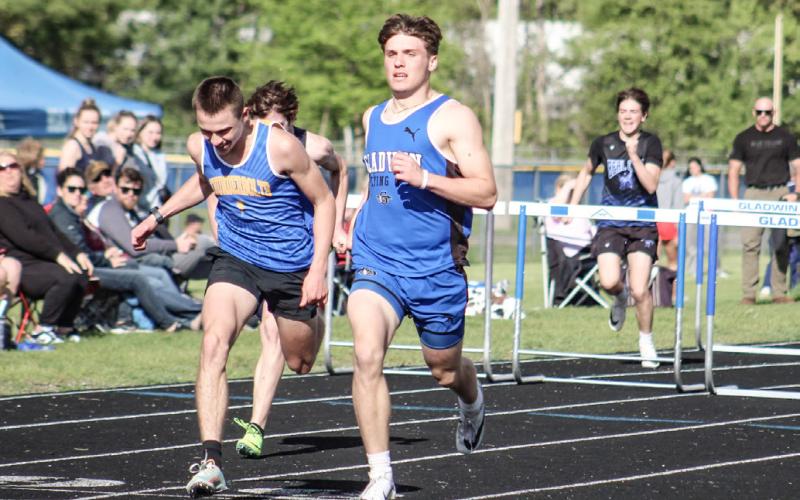 Gladwin boys run away with another regional championship