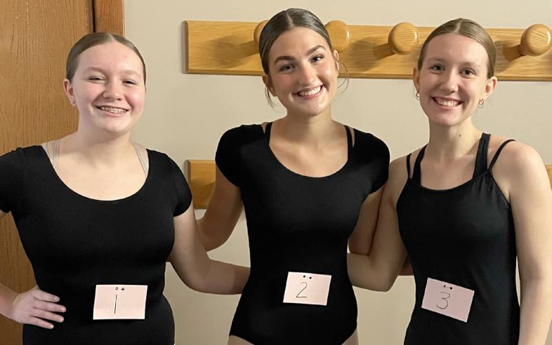 Dancers pass Cecchetti exams with honors