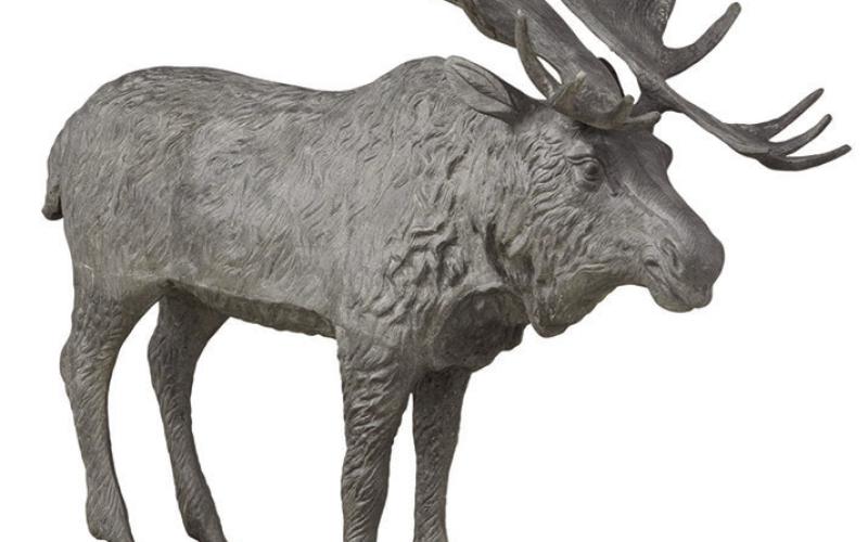 This life-sized zinc figure of a moose brings the majesty of the animal kingdom to your garden – without the risk a real moose would present.