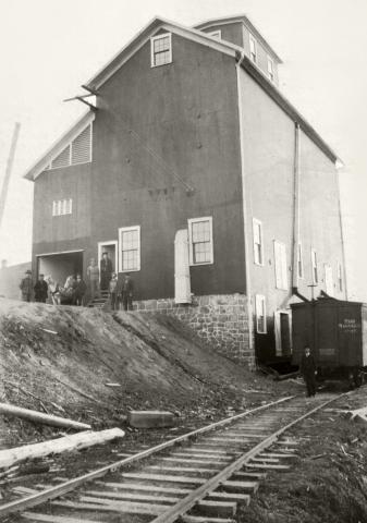 A LOOK BACK IN TIME | THE ROSS BROTHERS’ GRAIN ELEVATOR