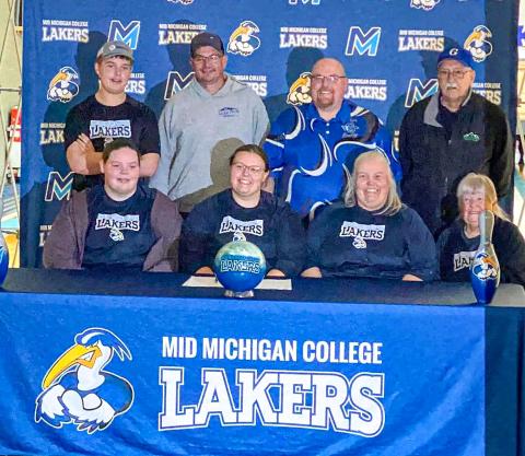MMC SIGNS DAVY