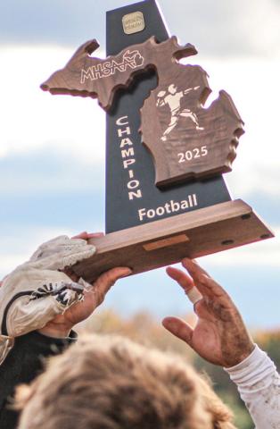Ogemaw rolls to grid district title