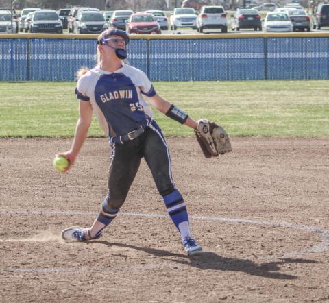 Gladwin softball team swept by Clare