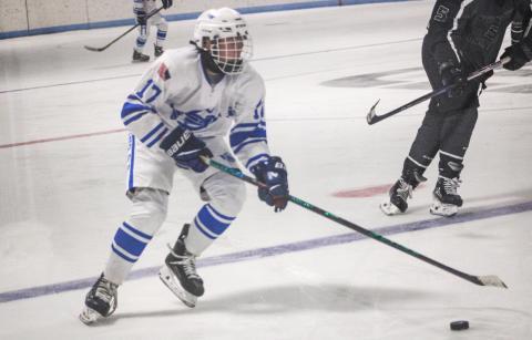 Gladwin’s Braeden Guzman enters the zone during the season-opener against Jackson United. The Flying G’s fell to 0-2 on the season with a loss at Bay City last week.
