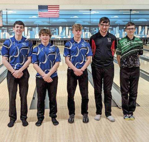 Pictured left to right, champion Brady Weston (Gladwin), JR Phillips (Gladwin), Harvey Zelt (Gladwin), Alex Greer (Beaverton), and Griffin Morin (Pinconning).
