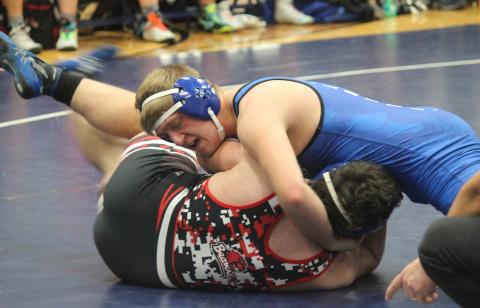 Gladwin wrestling begins conference play 2-0, the Beavers start 1-1