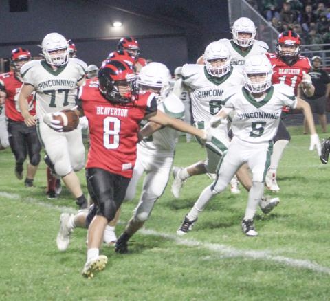 Beaverton’s Caiden Loar turns the corner and heads upfield during Friday night’s loss to visiting Pinconning.