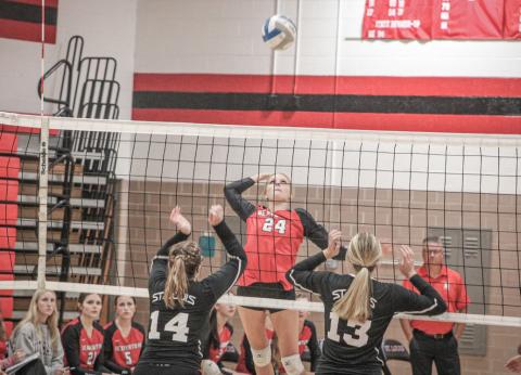 Beaverton’s Harlie Lanson had eight kills Wednesday night in a four-set loss to visiting Ogemaw Heights.