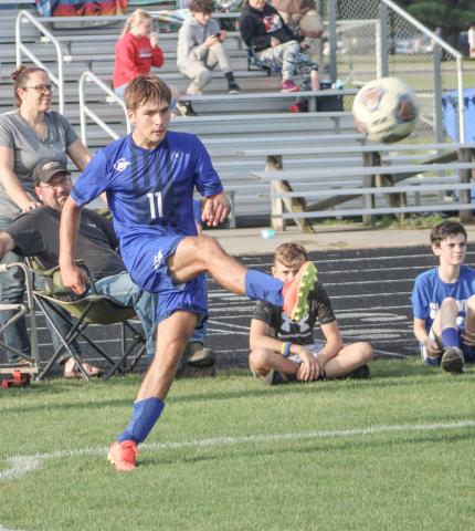 Late goal lifts Gladwin soccer team to 1-0 win