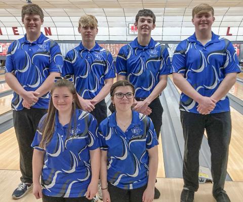 Gladwin’s top scorers at Saturday’s Jack Pine Conference mid-winter singles tournament get together for a photo at Northern Lanes in Sanford. In the back row are John Corlew, Harvey Zelt, Brady Weston and Hunter McDowell. In front are Abbigayle West and Juliona Corlew.