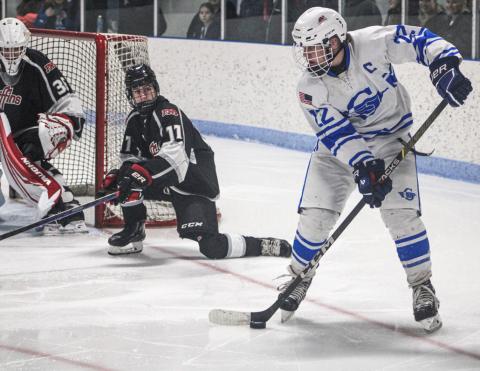 Gladwin’s Landin Woods loads up a back-hander during last Wednesday’s victory over the FNV Griffins.