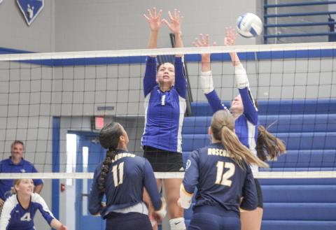 Gladwin volleyball reaches Gold Division playoffs at tourney