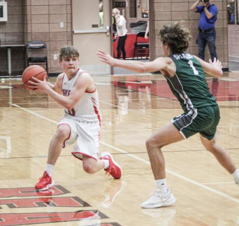 Beaverton boys lead at halftime, but fall to first-place Meridian