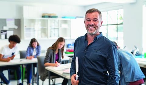 Teachers: together, let’s highlight the importance of their role!