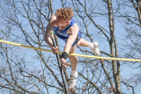 Gladwin boys set records on way to invitational win