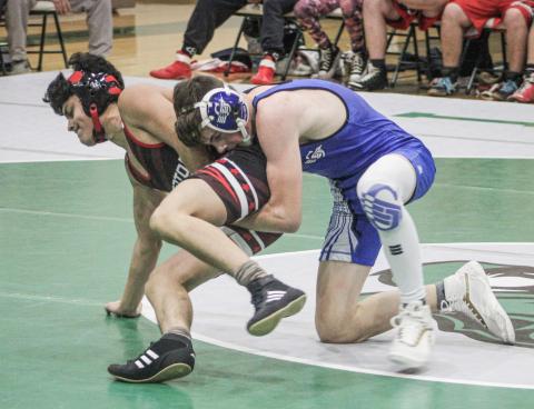 Gladwin wrestlers beat Beaverton for Division 3 team district championship