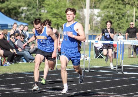 Gladwin boys run away with another regional championship
