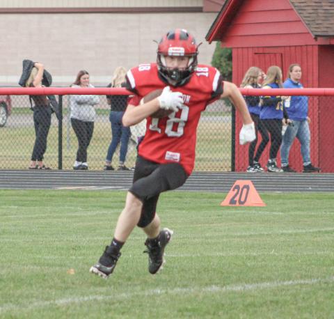Mitchell Malmo scored a touchdown and had six tackles on defense when the Beaverton junior varsity football team dropped a tough 36-20 battle with Clare Thursday.