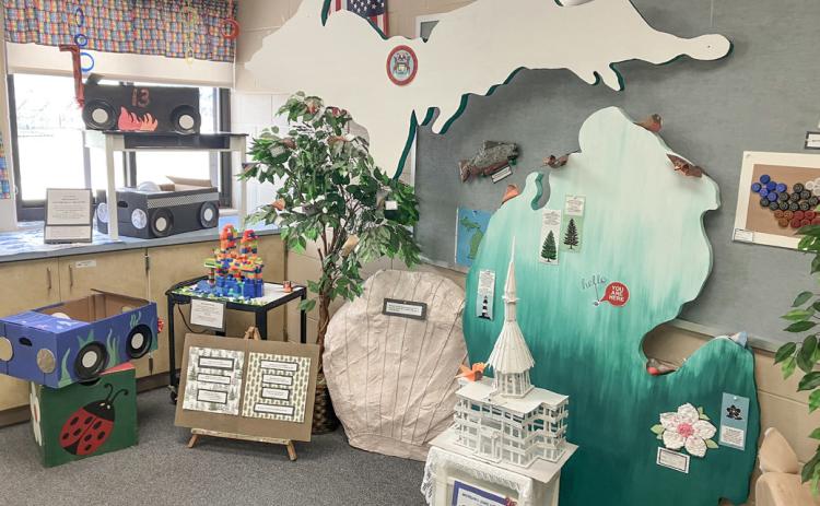 Elementary School hosts art show