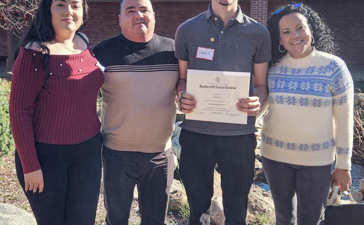 ABREU WINS DAR GOOD CITIZEN AWARD