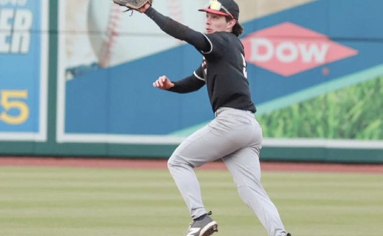 Karter Offenbecker makes a play on the infield during Beaverton’s successful trip to Dow Diamond on Thursday. PHOTO BY TERINA BARTA