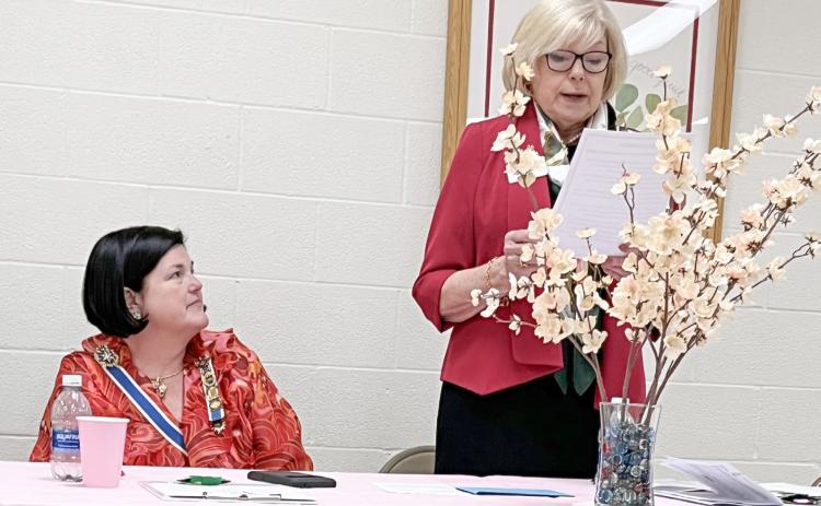 Pictured left to right, DAR of Michigan, State Regent Dawn Brady and Michilimacinac Chapter Regent Karen Eckardt.