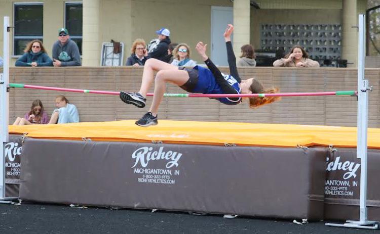 Gladwin Jr. High girls track place third in Ogemaw meet
